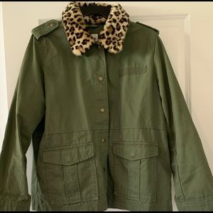 Gap utility jacket with removable faux leopard collar